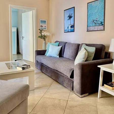 Blue Spacious Sea View *